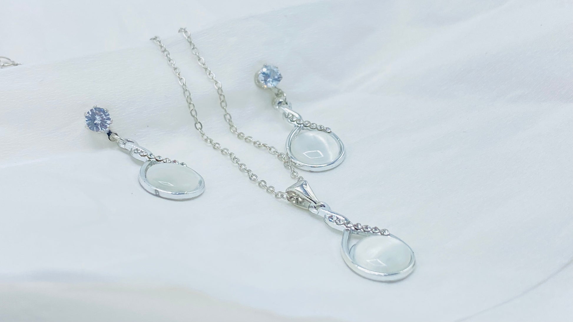 Silver Plated Elegant Pendant Set For Girl